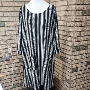 NWOT Massani Black and White Striped Dress w/ pockets 1X